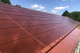rote Solarmodule
